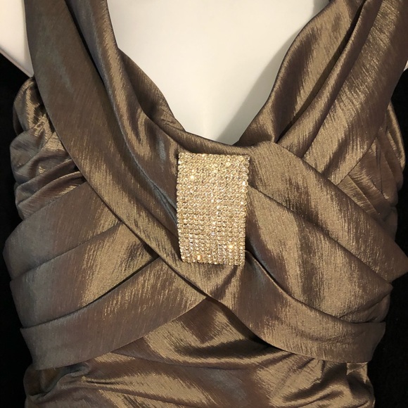 Formal dress - Picture 2 of 12